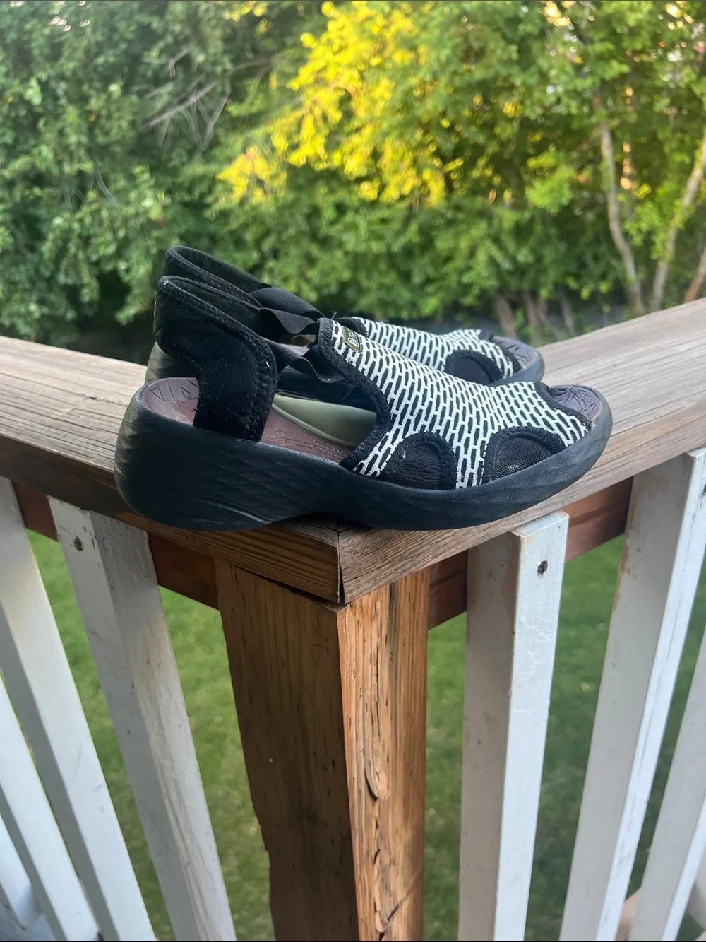 Bzees sandals - Picture 2 of 6